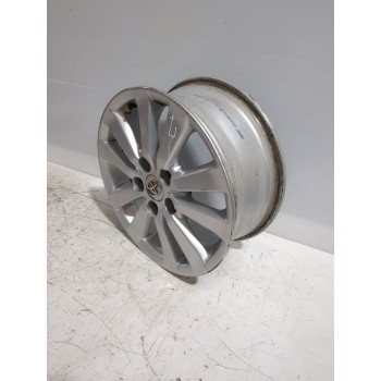 Recambio de llanta para toyota auris (_e15_) 1.6 (zre151_) referencia OEM IAM 4261102790  
