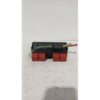 Recambio de caja reles / fusibles para renault espace iv (jk0/1_) 2.0 dci (jk01, jk02, jk1j, jk1k, jk1h) referencia OEM IAM 7700