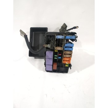CAJA RELES / FUSIBLES 8200064071 / 82008476811 
