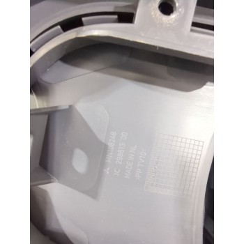 Recambio de consola central para mitsubishi colt vi (z3_a, z2_a) 1.1 (z31a, z32a) referencia OEM IAM 8011A288HA  