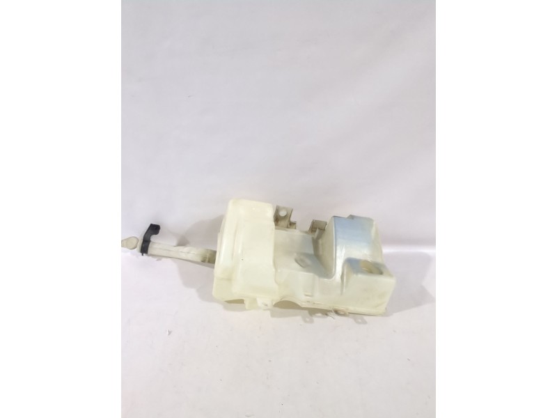 Recambio de deposito limpia para mitsubishi colt vi (z3_a, z2_a) 1.1 (z31a, z32a) referencia OEM IAM 8260A019  