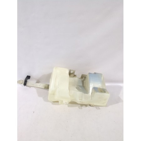 Recambio de deposito limpia para mitsubishi colt vi (z3_a, z2_a) 1.1 (z31a, z32a) referencia OEM IAM 8260A019  