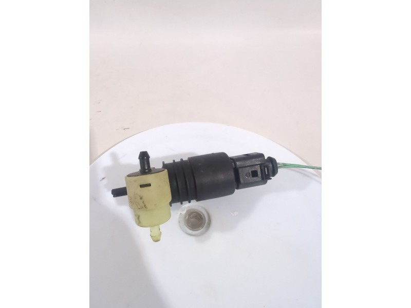 Recambio de bomba limpia para mitsubishi colt vi (z3_a, z2_a) 1.1 (z31a, z32a) referencia OEM IAM 8260A021  