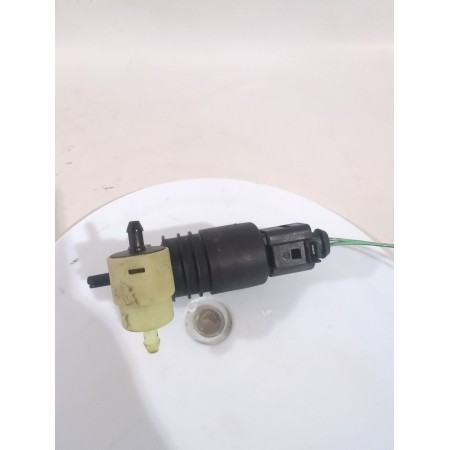 Recambio de bomba limpia para mitsubishi colt vi (z3_a, z2_a) 1.1 (z31a, z32a) referencia OEM IAM 8260A021  