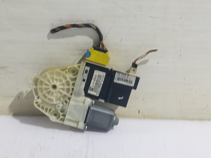 Recambio de motor elevalunas delantero izquierdo para citroën c4 sedan collection referencia OEM IAM 9647441480  