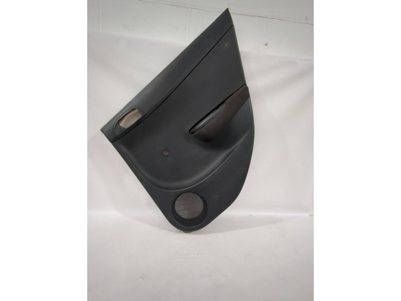 Recambio de guarnecido puerta trasera derecha para hyundai i20 i (pb, pbt) 1.2 referencia OEM IAM 833201J00  