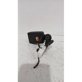 Recambio de enganche cinturon trasero izquierdo para hyundai i20 i (pb, pbt) 1.2 referencia OEM IAM 898301J2004X  