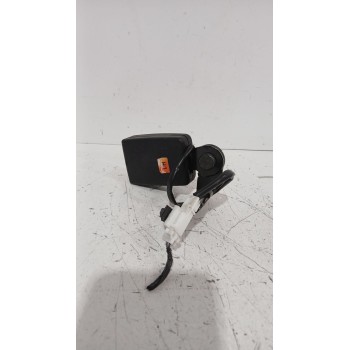 Recambio de enganche cinturon trasero izquierdo para hyundai i20 i (pb, pbt) 1.2 referencia OEM IAM 898301J2004X  