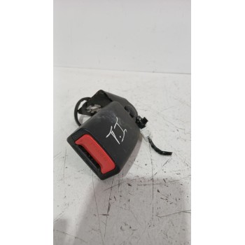 Recambio de enganche cinturon trasero izquierdo para hyundai i20 i (pb, pbt) 1.2 referencia OEM IAM 898301J2004X  