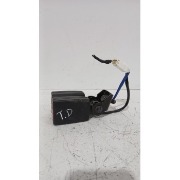 ENGANCHE CINTURON TRASERO DERECHO 898401J2004X 