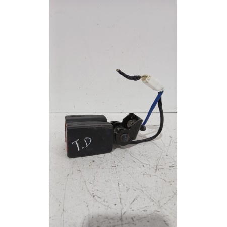 Recambio de enganche cinturon trasero derecho para hyundai i20 i (pb, pbt) 1.2 referencia OEM IAM 898401J2004X  