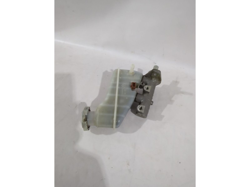 Recambio de bomba freno para hyundai i20 i (pb, pbt) 1.2 referencia OEM IAM 585101J100  