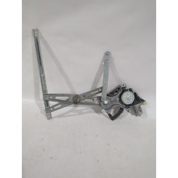 ELEVALUNAS DELANTERO DERECHO 824041J010/988201J100 