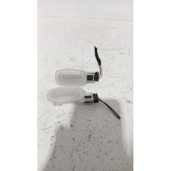 Recambio de piloto matricula para mercedes-benz clase e (w211) e 280 cdi (211.020) referencia OEM IAM 0375452528  