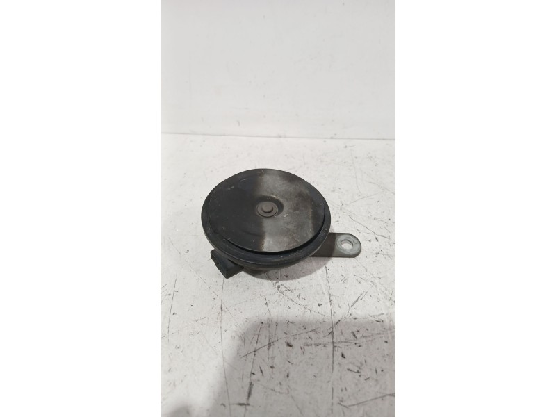 Recambio de claxon para toyota corolla (_e12_) 2.0 d-4d (cde120r_, cde120l_) referencia OEM IAM A28657625  