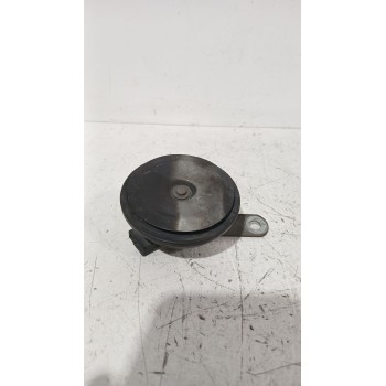 Recambio de claxon para toyota corolla (_e12_) 2.0 d-4d (cde120r_, cde120l_) referencia OEM IAM A28657625  