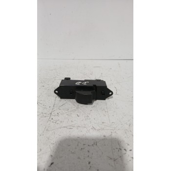 MANDO ELEVALUNAS DELANTERO DERECHO 6590HX 
