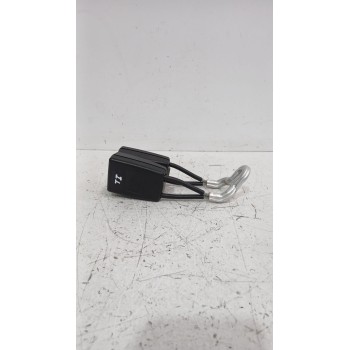 ENGANCHE CINTURON TRASERO IZQUIERDO 5J6857488QVZ 