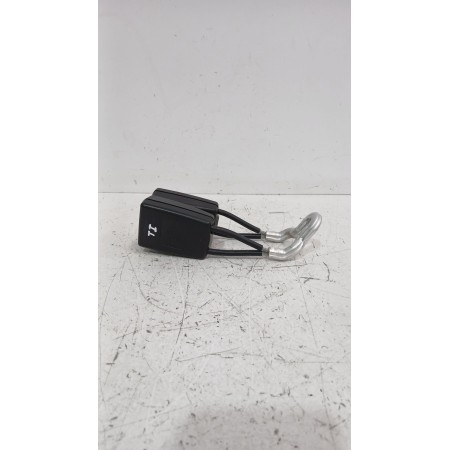 Recambio de enganche cinturon trasero izquierdo para skoda fabia ii (542) 1.2 referencia OEM IAM 5J6857488QVZ  