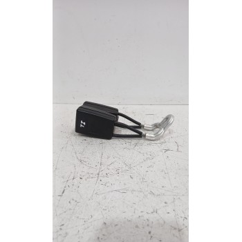 Recambio de enganche cinturon trasero izquierdo para skoda fabia ii (542) 1.2 referencia OEM IAM 5J6857488QVZ  