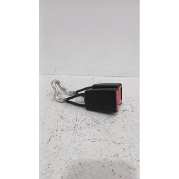 Recambio de enganche cinturon trasero izquierdo para skoda fabia ii (542) 1.2 referencia OEM IAM 5J6857488QVZ  