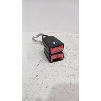 Recambio de enganche cinturon trasero izquierdo para skoda fabia ii (542) 1.2 referencia OEM IAM 5J6857488QVZ  
