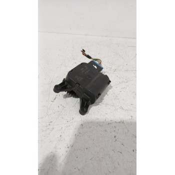 Recambio de motor apertura trampilla para skoda fabia ii (542) 1.2 referencia OEM IAM 0132801357  