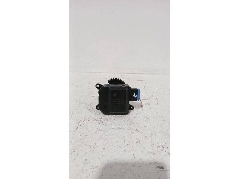 Recambio de motor apertura trampilla para skoda fabia ii (542) 1.2 referencia OEM IAM 309368201  