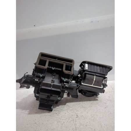 Recambio de moldura para mg zs suv (azs1) 1.5 vti referencia OEM IAM WQT136105/WQT136L101/11783914  