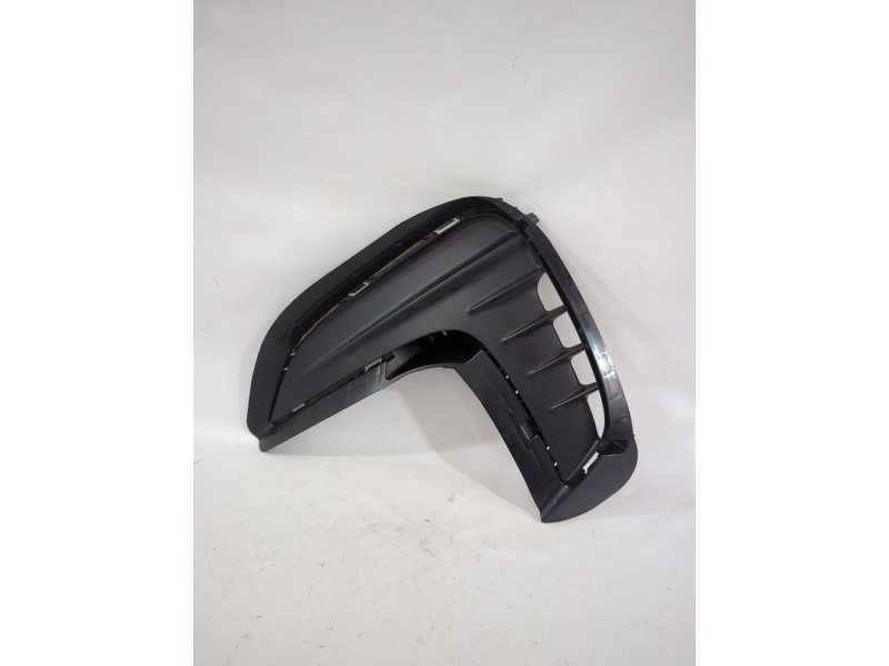 Recambio de moldura antiniebla derecha para mg zs suv (azs1) 1.5 vti referencia OEM IAM 11406578R  