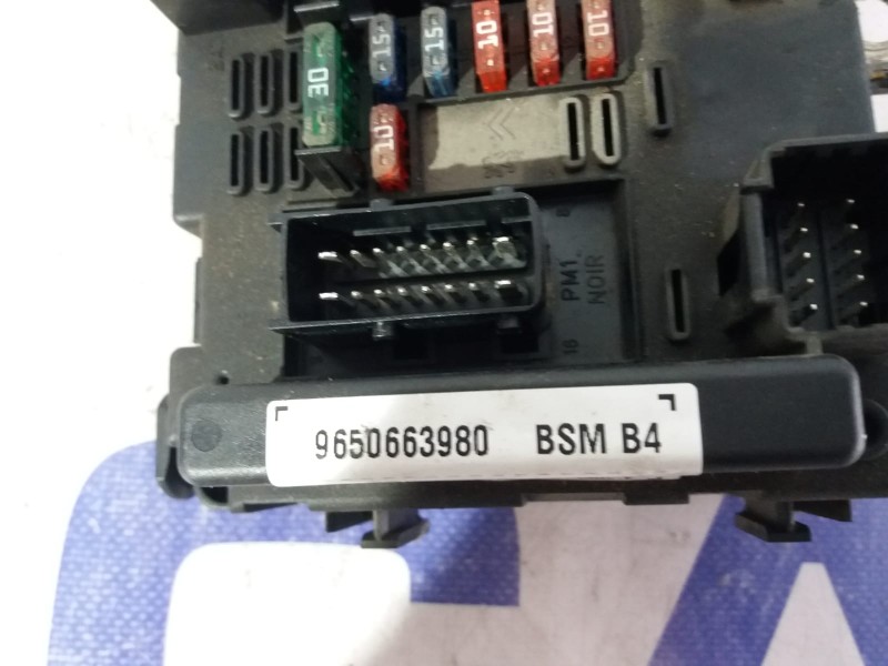Recambio de caja reles / fusibles para peugeot 206 berlina 1.9 diesel referencia OEM IAM 9650663980  