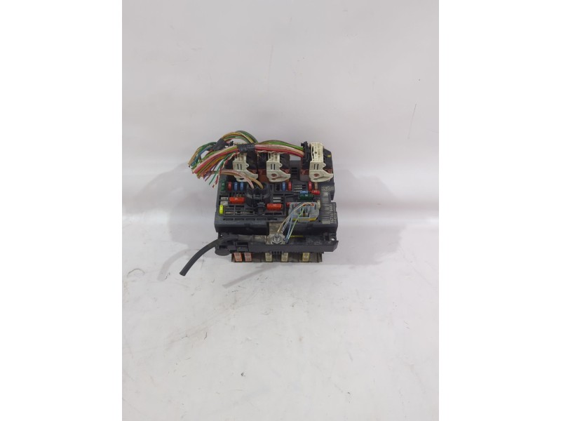 Recambio de caja reles / fusibles para peugeot 308 i (4a_, 4c_) 1.6 hdi referencia OEM IAM 9807028780  
