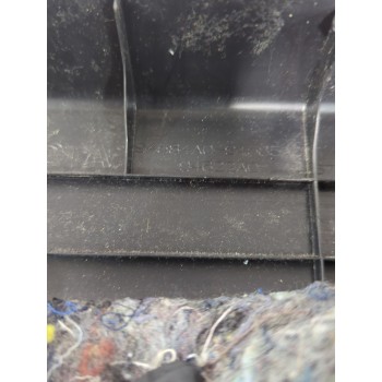 Recambio de guarnecido porton trasero para toyota yaris (_p13_) 1.5 (nsp131_) referencia OEM IAM 94584A094585A0  