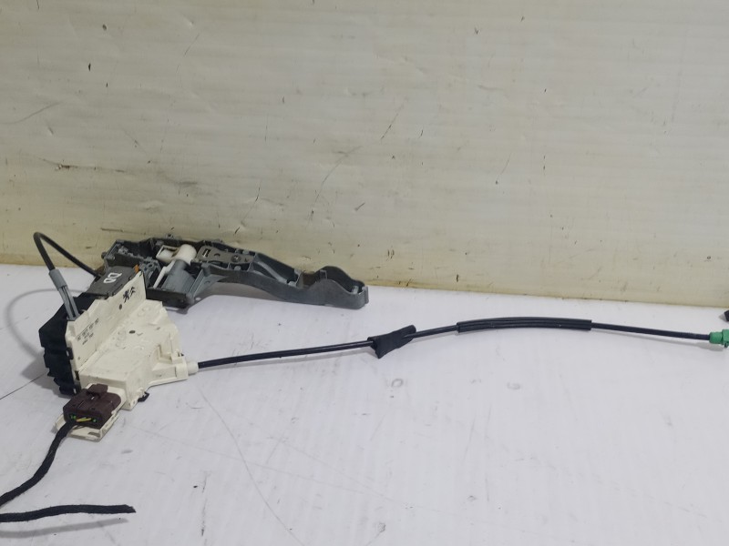 Recambio de cerradura puerta delantera derecha para citroën c4 sedan collection referencia OEM IAM 9686719780  