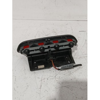 Recambio de piloto trasero central para mercedes-benz clase a (w168) a 170 cdi (168.008) referencia OEM IAM 1688200056  
