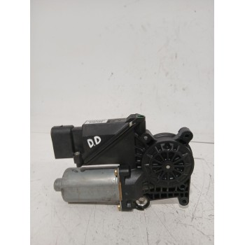 MOTOR ELEVALUNAS DELANTERO DERECHO 05073111 