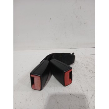 Recambio de enganche cinturon trasero izquierdo para mazda 3 sedán (bk) 1.6 (bk12) referencia OEM IAM BPYK5778002  