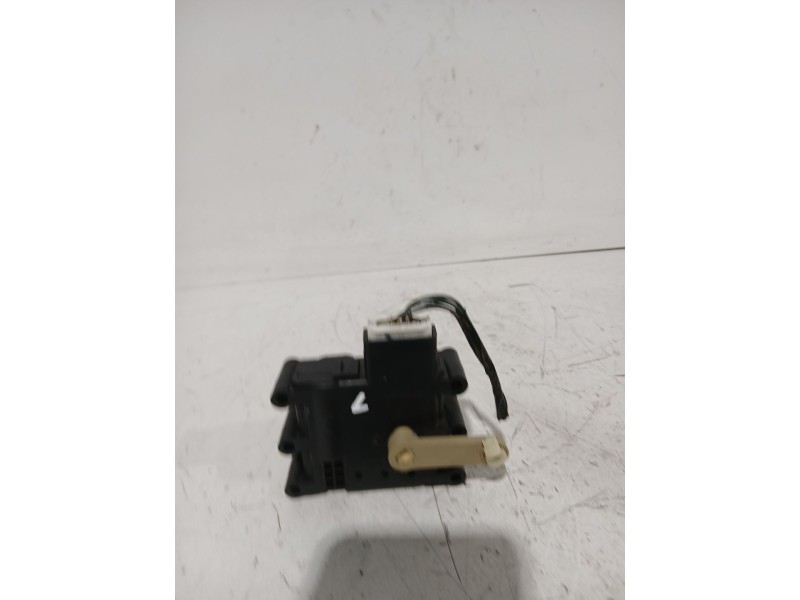 Recambio de motor apertura trampilla para mazda 3 sedán (bk) 1.6 (bk12) referencia OEM IAM HB601BN8V01  