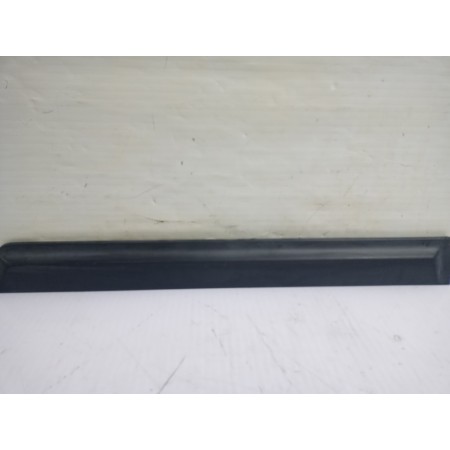 Recambio de moldura para citroën c4 sedan collection referencia OEM IAM 9653932677  
