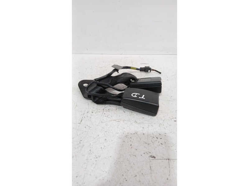 Recambio de enganche cinturon trasero derecho para mg zs suv (azs1) 1.5 vti referencia OEM IAM 11615129PHD  