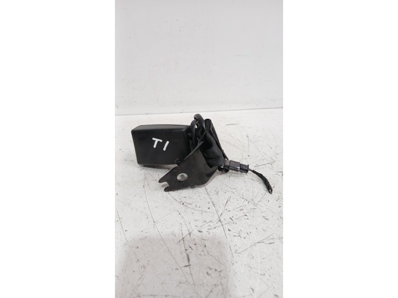 Recambio de enganche cinturon trasero izquierdo para mg zs suv (azs1) 1.5 vti referencia OEM IAM 11615127PHD  