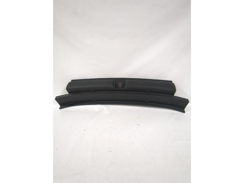 Recambio de moldura maletero para mg zs suv (azs1) 1.5 vti referencia OEM IAM 544744204/11413183  
