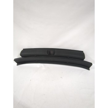 Recambio de moldura maletero para mg zs suv (azs1) 1.5 vti referencia OEM IAM 544744204/11413183  