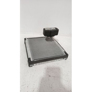 Recambio de evaporador aire acondicionado para mg zs suv (azs1) 1.5 vti referencia OEM IAM WQT136070  