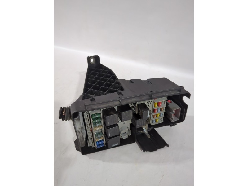 Recambio de caja reles / fusibles para volvo xc70 i cross country (295) d5 awd referencia OEM IAM 30797010  