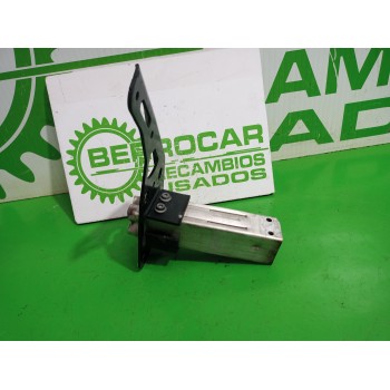 Recambio de puntera delantera derecha de paragolpes para audi a6 berlina (4f2) 2.4 referencia OEM IAM 4F0807134  