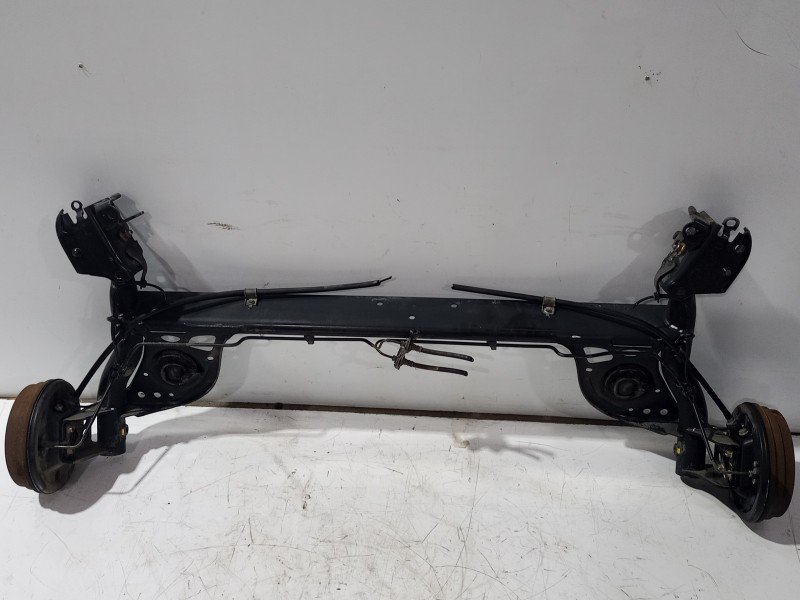 Recambio de puente trasero para nissan micra (k12e) acenta referencia OEM IAM 55501AX620  