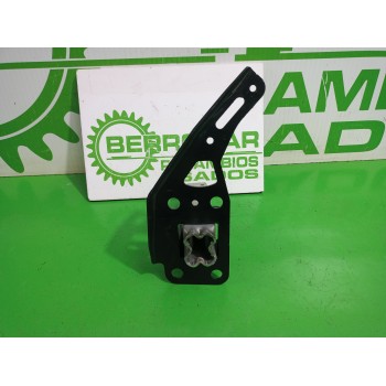 Recambio de puntera delantera derecha de paragolpes para audi a6 berlina (4f2) 2.4 referencia OEM IAM 4F0807134  