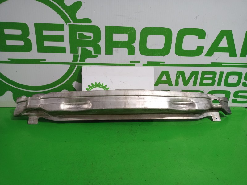 Recambio de refuerzo paragolpes delantero para audi a6 berlina (4f2) 2.4 referencia OEM IAM 4F0807111  