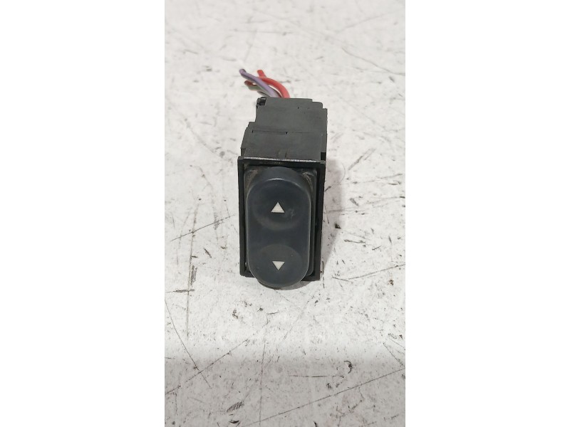 Recambio de mando elevalunas delantero derecho para fiat punto descapotable (176_) 60 1.2 (176ar_, 176br_) referencia OEM IAM B5